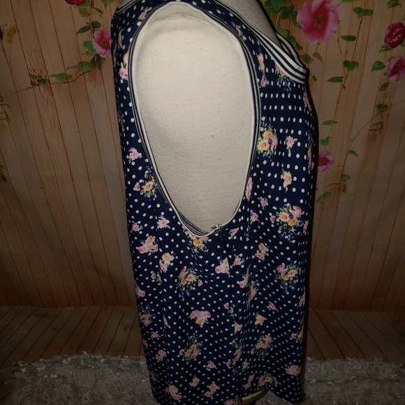 Torrid floral top - Picture 3 of 5